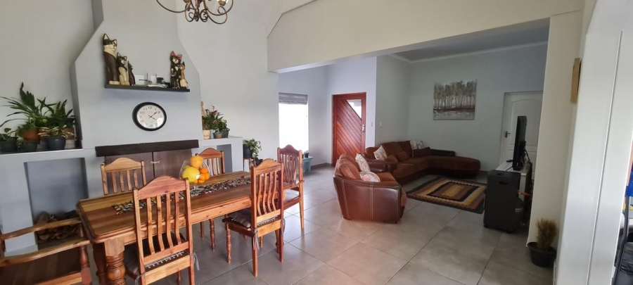 To Let 5 Bedroom Property for Rent in Laguna Sands Western Cape